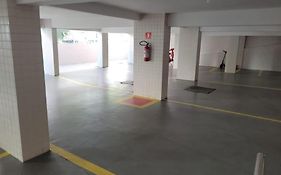 Apartamento no Centro de Pitangueiras, Guarujá - a 100m da Praia